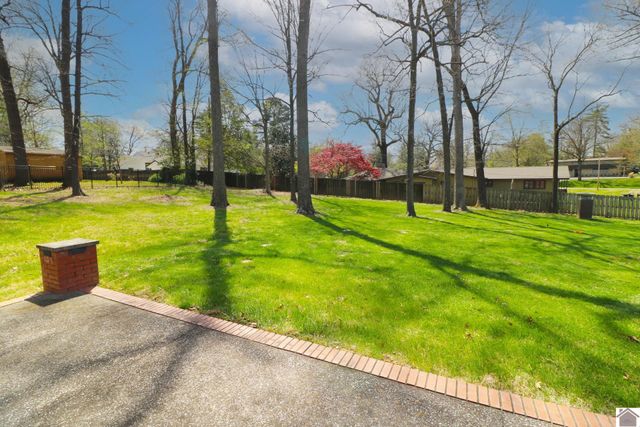 715 Woodland Drive, Paducah, KY 42001