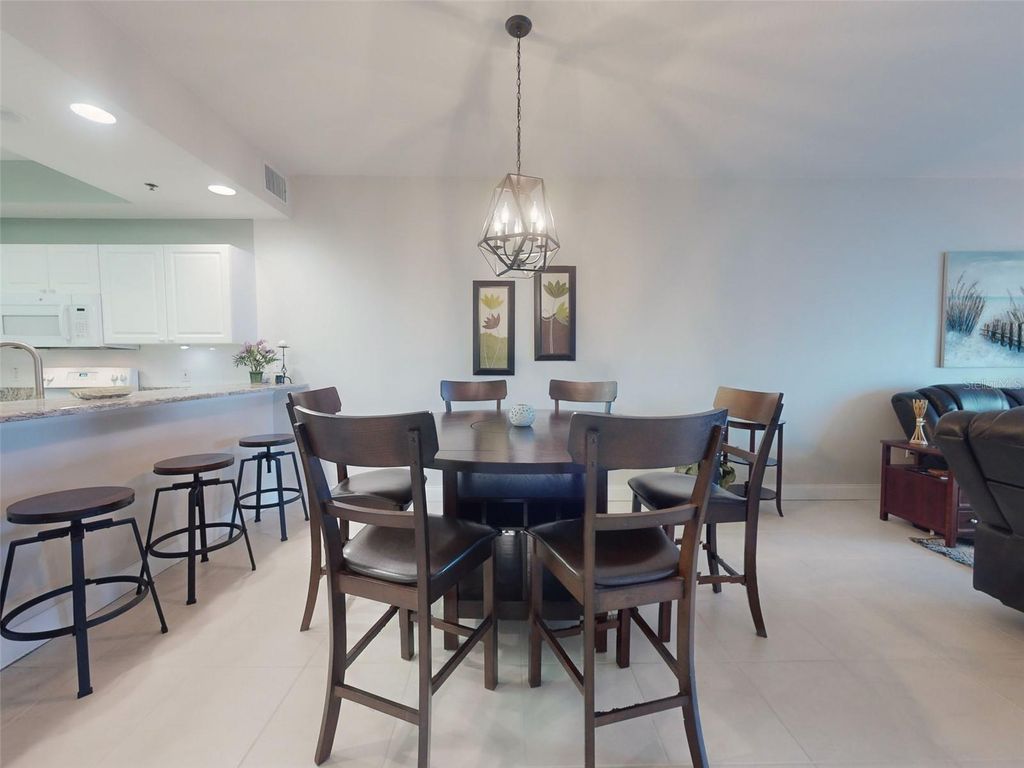 Image 11 of property listing at 5300 S ATLANTIC AVENUE 3-504, New Smyrna Beach, FL 32169