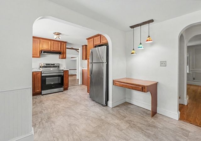 25 Moynihan Rd, Hamilton, MA 01982