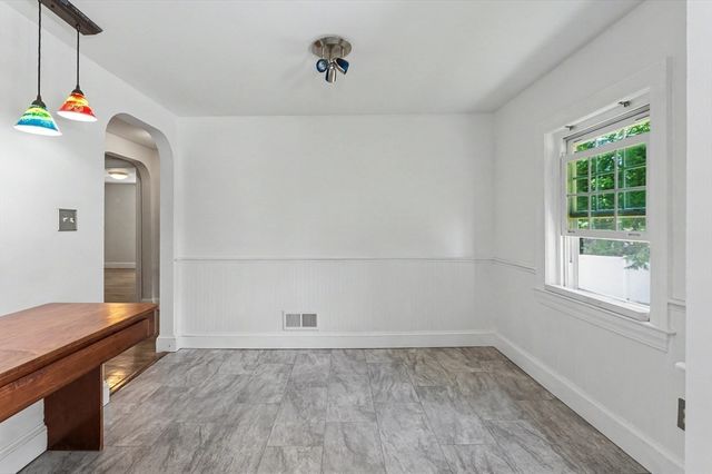 25 Moynihan Rd, Hamilton, MA 01982