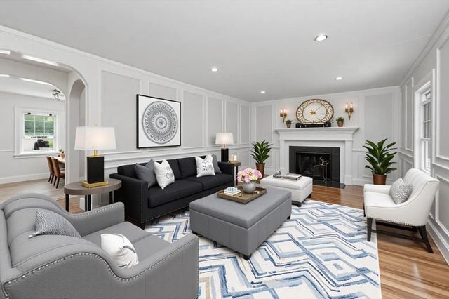 25 Moynihan Rd, Hamilton, MA 01982