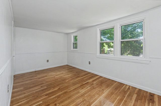 25 Moynihan Rd, Hamilton, MA 01982