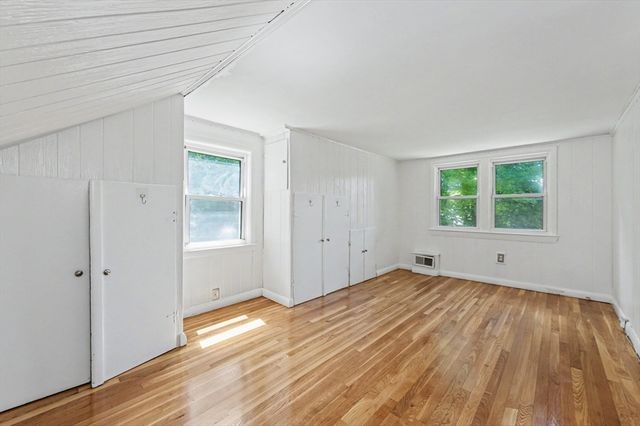 25 Moynihan Rd, Hamilton, MA 01982