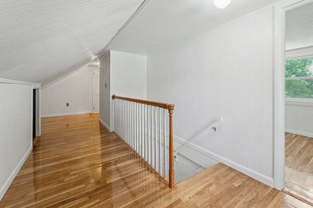 25 Moynihan Rd, Hamilton, MA 01982