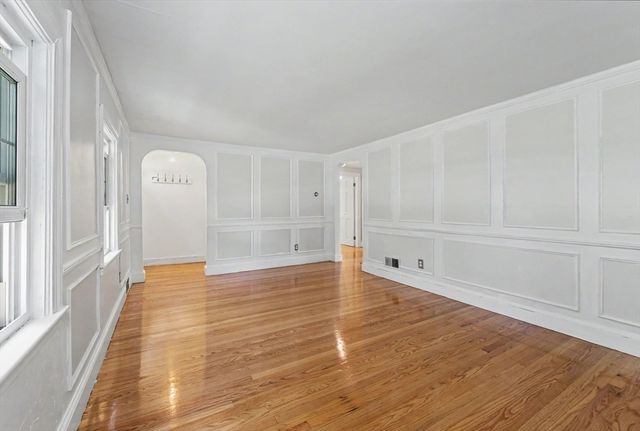 25 Moynihan Rd, Hamilton, MA 01982