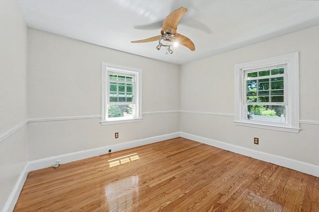 25 Moynihan Rd, Hamilton, MA 01982