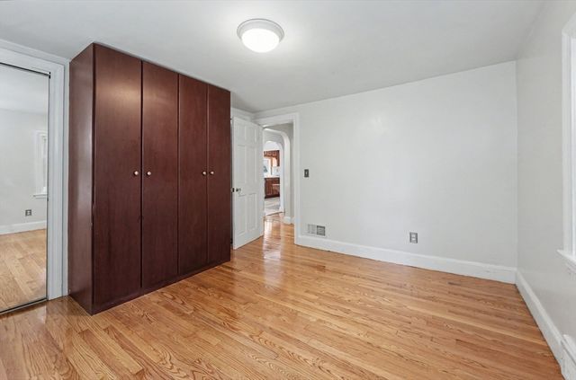 25 Moynihan Rd, Hamilton, MA 01982