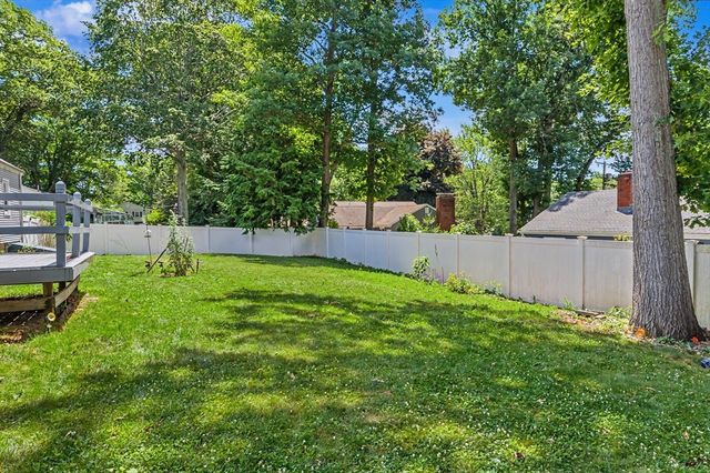 25 Moynihan Rd, Hamilton, MA 01982