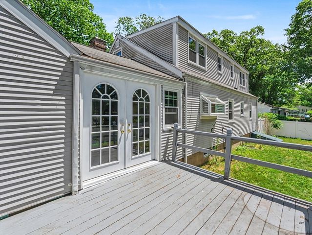 25 Moynihan Rd, Hamilton, MA 01982