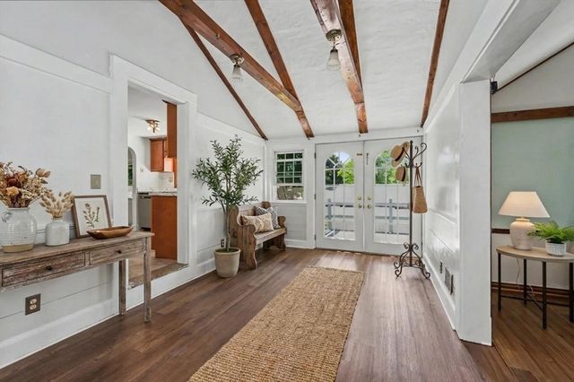 25 Moynihan Rd, Hamilton, MA 01982