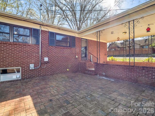 711 N Oak Street, Lincolnton, NC 28092