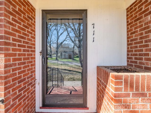711 N Oak Street, Lincolnton, NC 28092