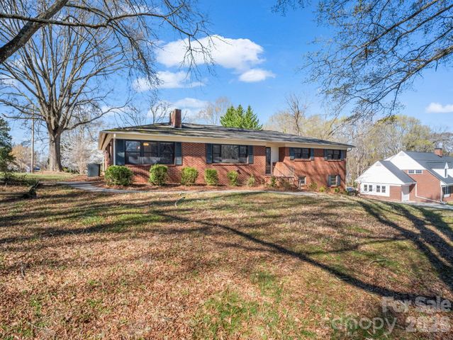 711 N Oak Street, Lincolnton, NC 28092