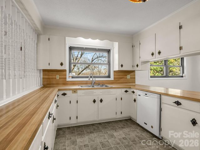 711 N Oak Street, Lincolnton, NC 28092