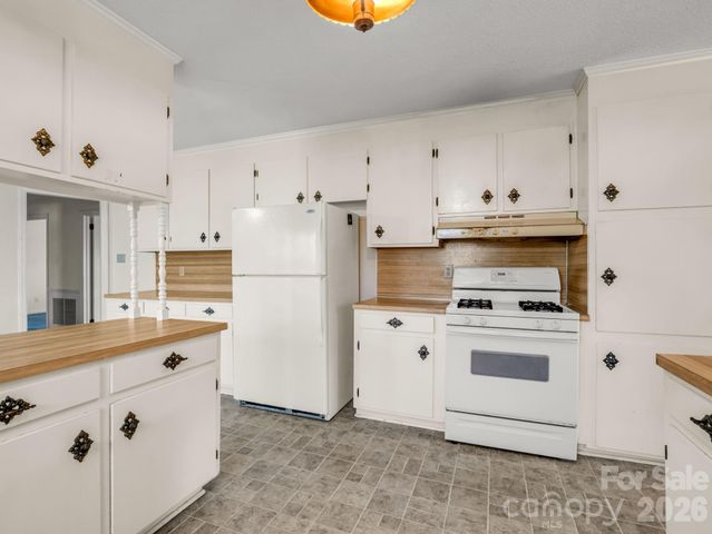 711 N Oak Street, Lincolnton, NC 28092