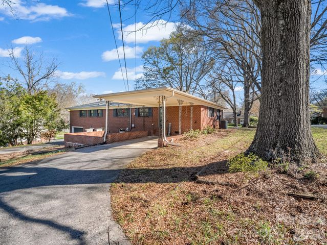 711 N Oak Street, Lincolnton, NC 28092