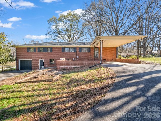 711 N Oak Street, Lincolnton, NC 28092