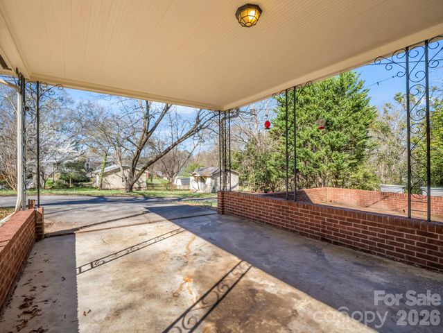 711 N Oak Street, Lincolnton, NC 28092