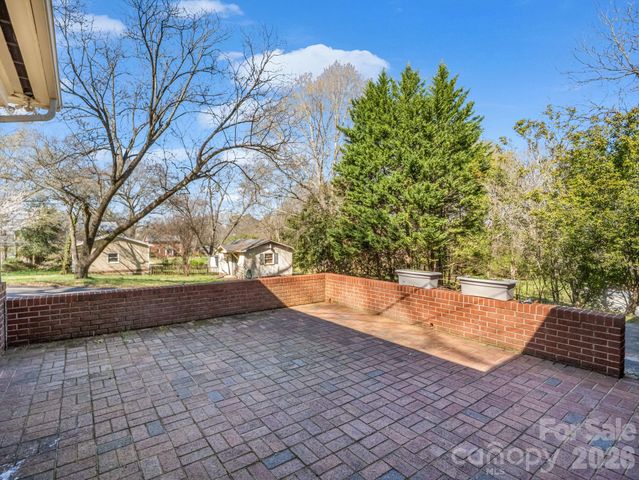 711 N Oak Street, Lincolnton, NC 28092