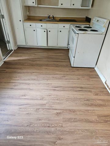 324 Chaseville St, Pensacola, FL 32507