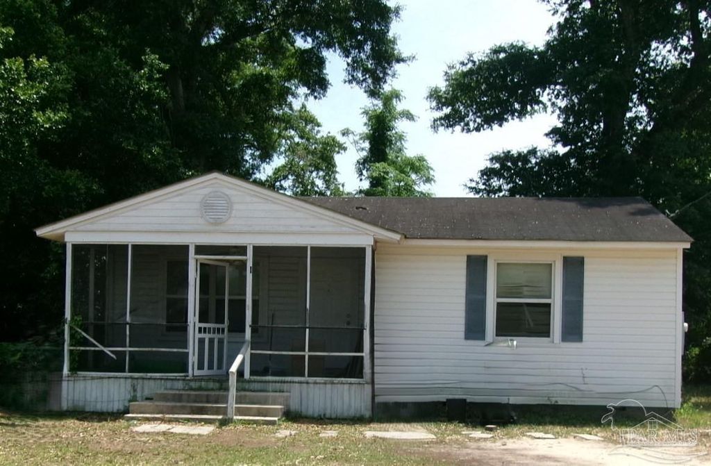 324 Chaseville St, Pensacola, FL 32507