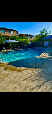 7301 Lennox Avenue C10, Van Nuys, CA 91405