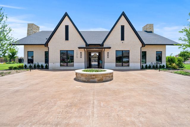 848 Shepperton Way, Fort Worth, TX 76247