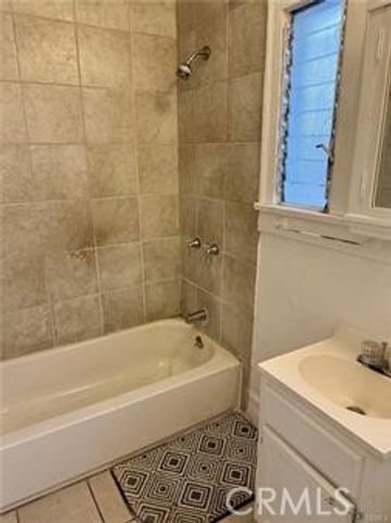 726 W 76th, Los Angeles, CA 90044