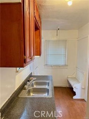 726 W 76th, Los Angeles, CA 90044