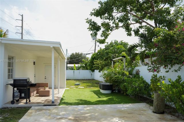 11720 NW 5th Avenue, Miami, FL 33168