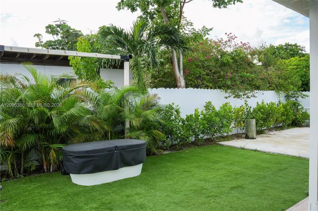 11720 NW 5th Avenue, Miami, FL 33168