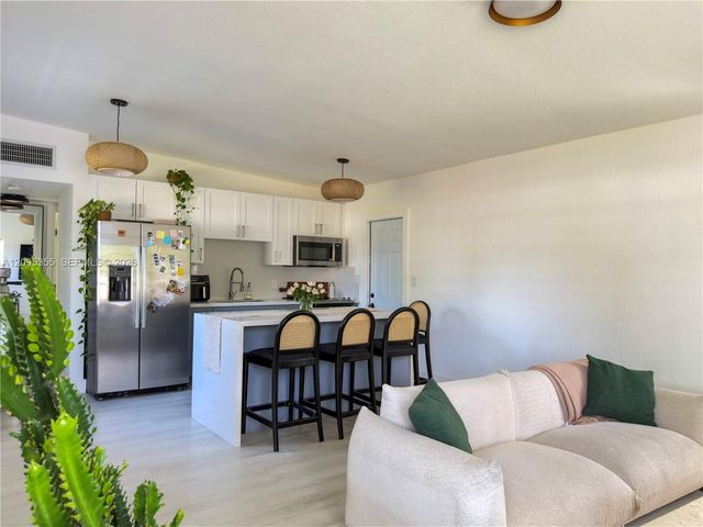 11720 NW 5th Avenue, Miami, FL 33168