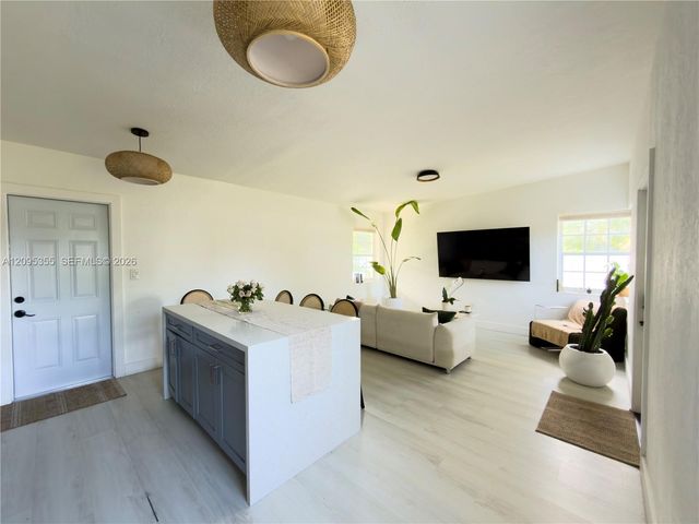 11720 NW 5th Avenue, Miami, FL 33168