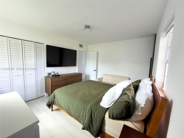 11720 NW 5th Avenue, Miami, FL 33168