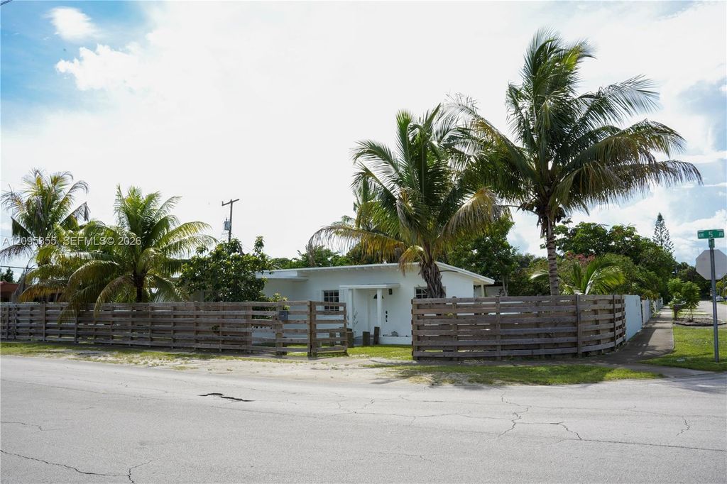 11720 NW 5th Avenue, Miami, FL 33168
