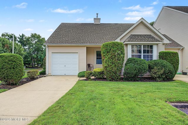 40 Pebble Beach Lane, Little Egg Harbor, NJ 08087
