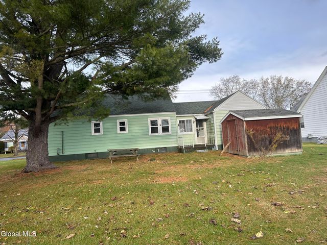 100 Clizbe Avenue, Amsterdam, NY 12010