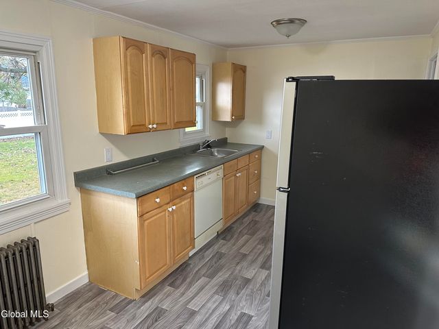 100 Clizbe Avenue, Amsterdam, NY 12010