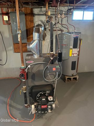 100 Clizbe Avenue, Amsterdam, NY 12010