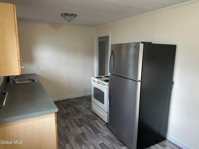 100 Clizbe Avenue, Amsterdam, NY 12010