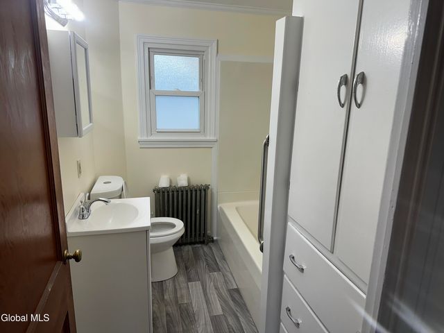 100 Clizbe Avenue, Amsterdam, NY 12010