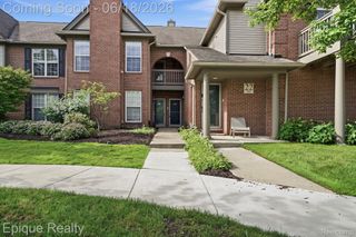 28071 Carlton Way, Novi, MI 48377