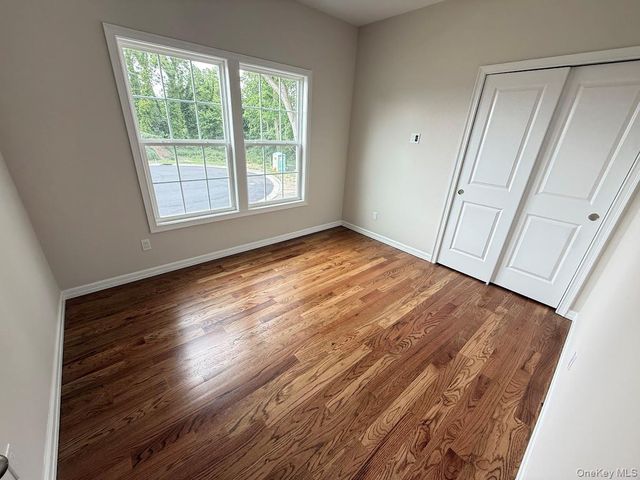 8 Gail Grace Court, Copiague, NY 11726