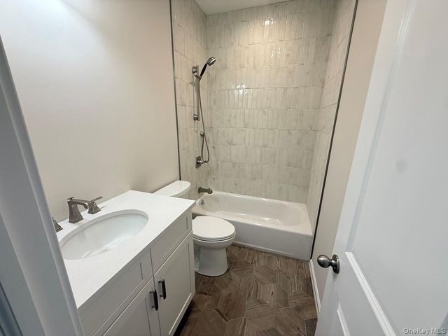 8 Gail Grace Court, Copiague, NY 11726