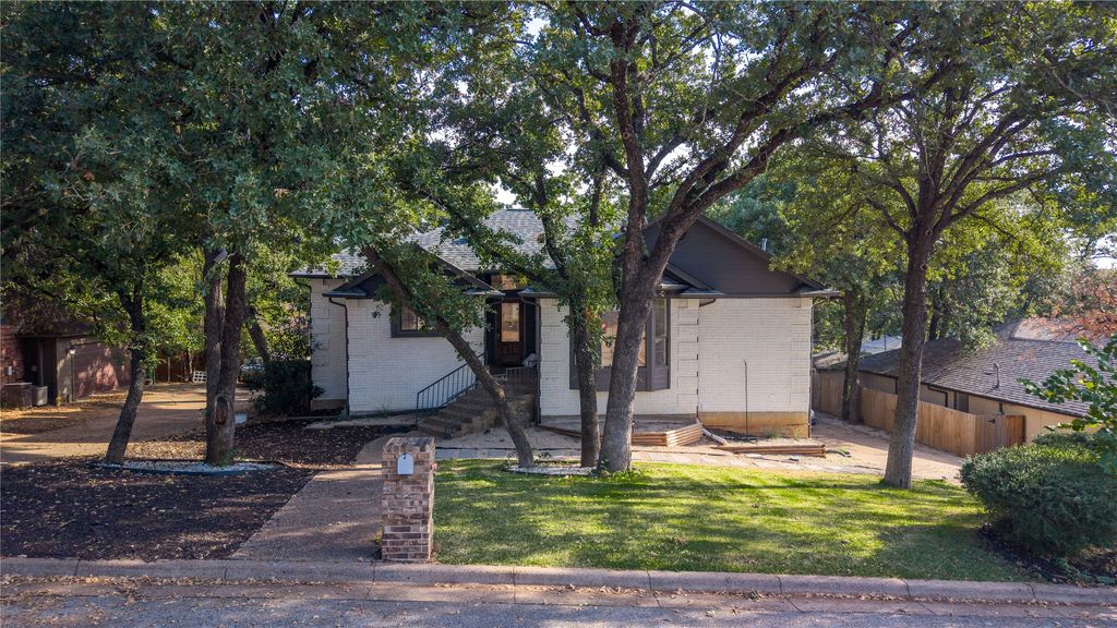 4404 Rain Forest Drive, Arlington, TX 76017 — exterior