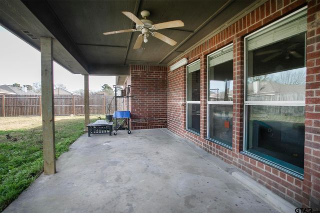 20291 Bluegrass Cir, Flint, TX 75762