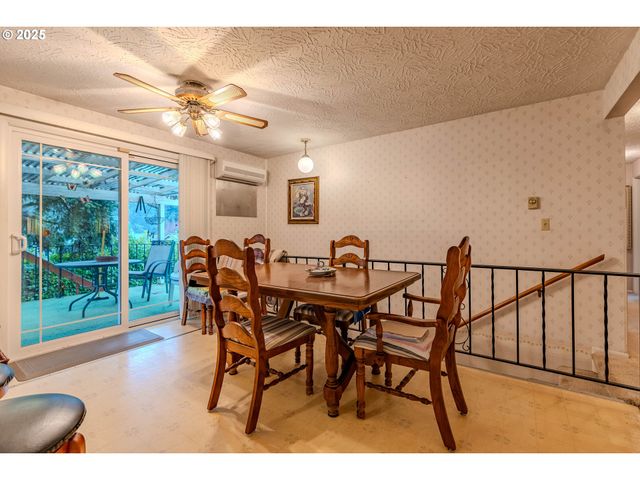 5866 Se LLOYD St, Milwaukie, OR 97222