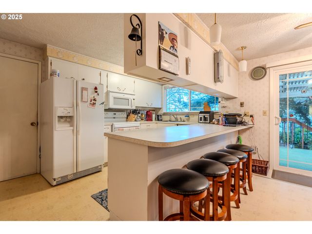 5866 Se LLOYD St, Milwaukie, OR 97222