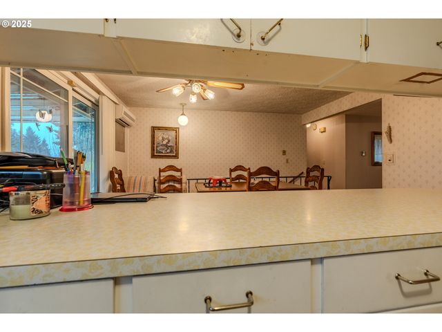 5866 Se LLOYD St, Milwaukie, OR 97222