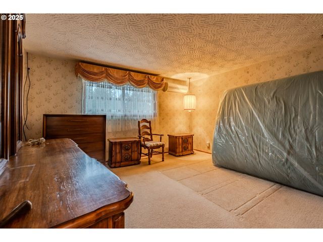 5866 Se LLOYD St, Milwaukie, OR 97222